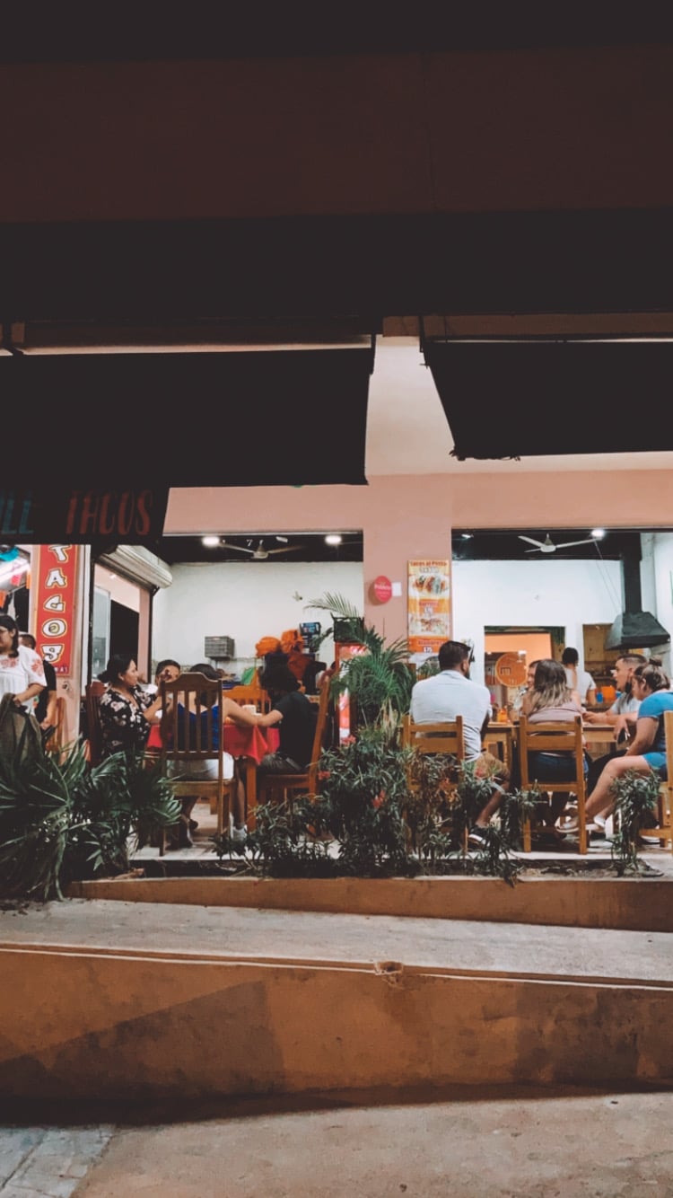 Ambiance conviviale playa del carmen