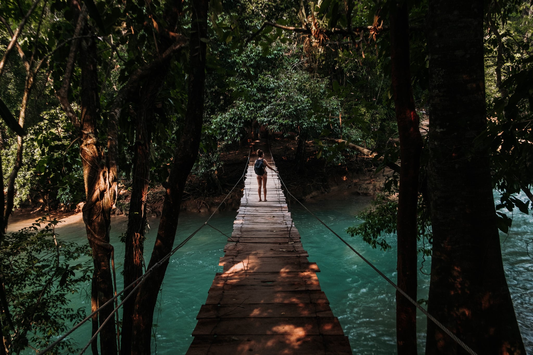 Pont pour relier l'île, Aqua Azul, Palenque Mexique