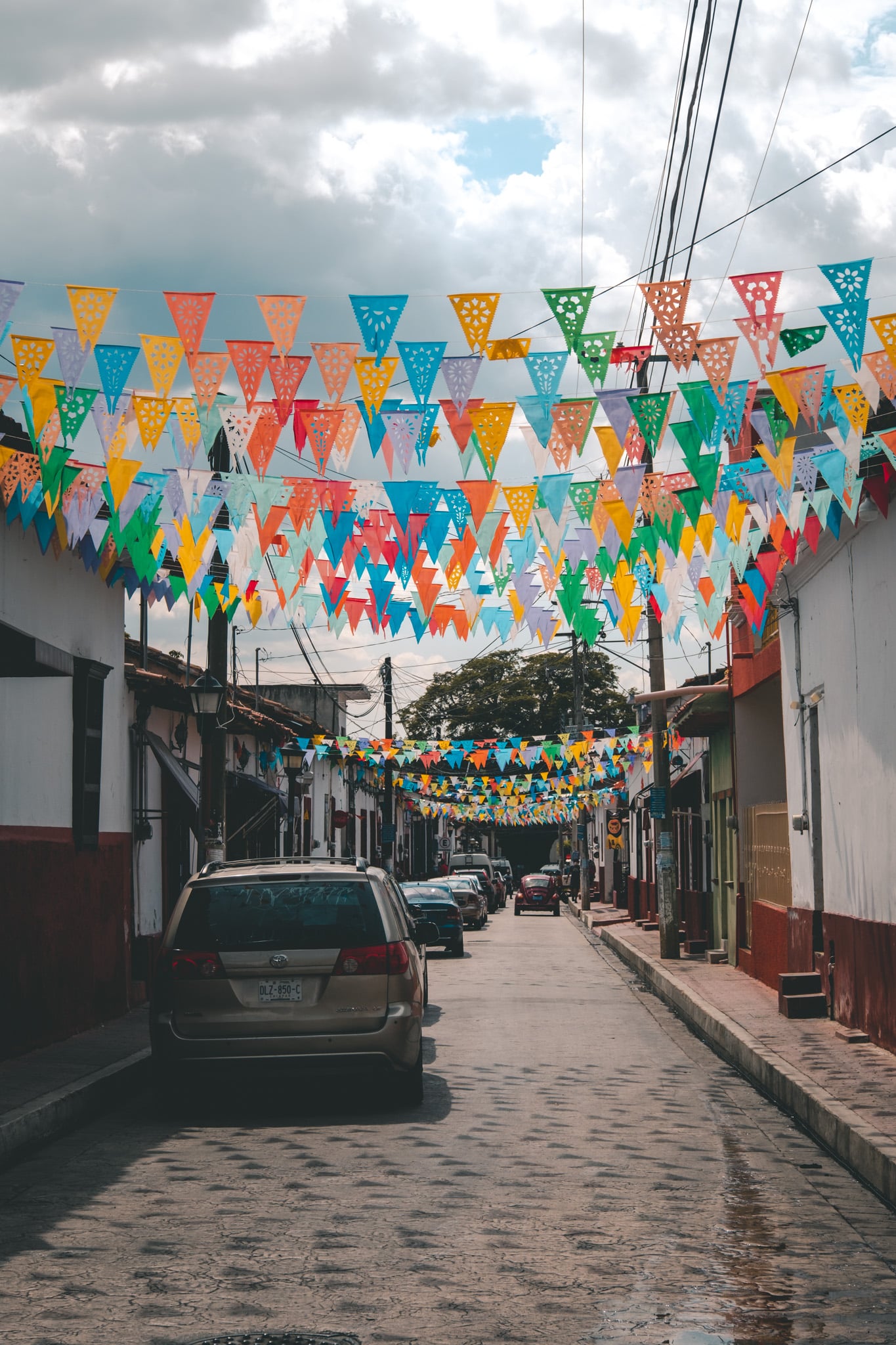 Banderas dans une rue de Chiapa de Corzo