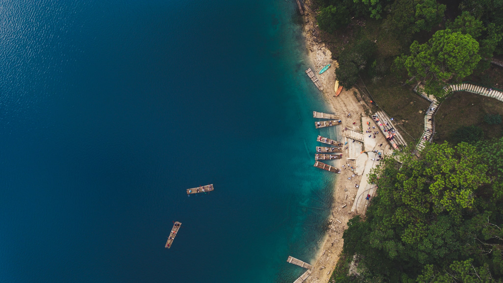 Départ des bateaux du Lac Popoj, Chiapas