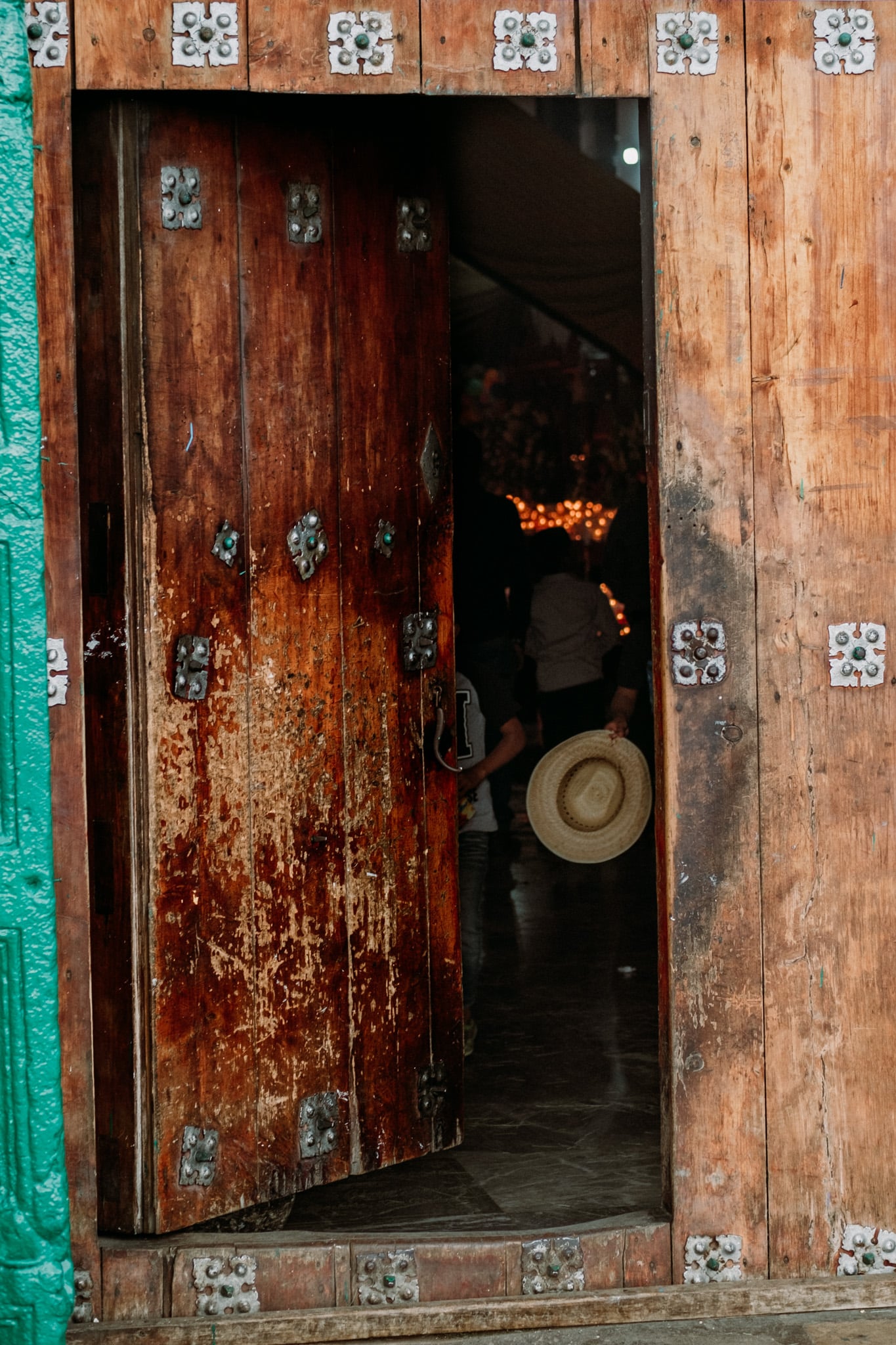 Tentative de photos à l'intérieur de l'église de San Juan Chamula
