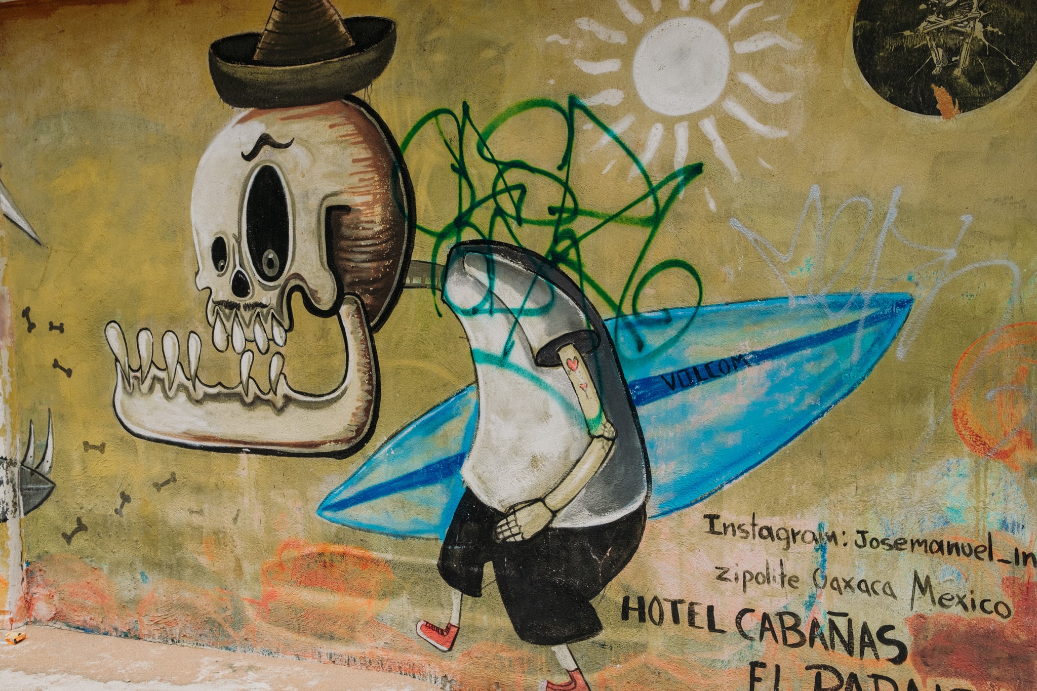 squelette street art zipolite puerto escondido mexique