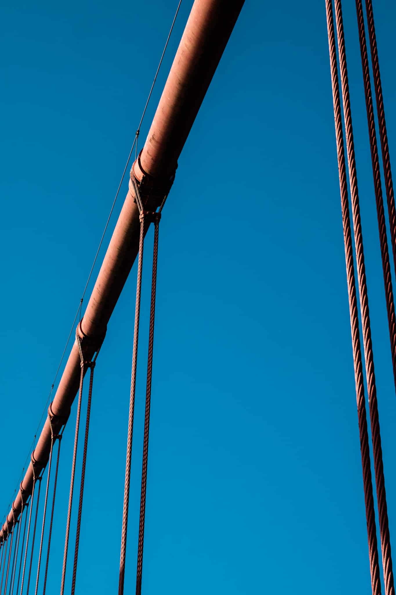 Zoom sur cables golden gate sf