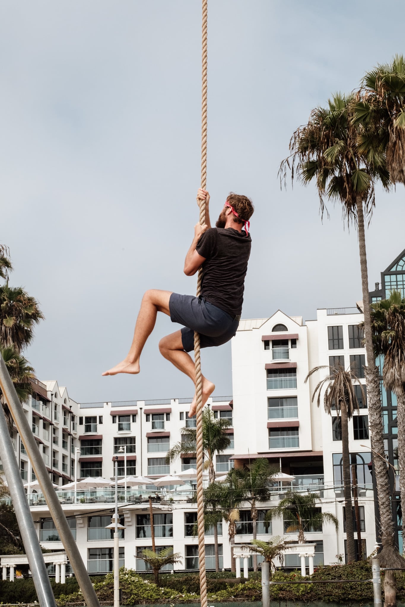 mimi qui s'entraine a la corde