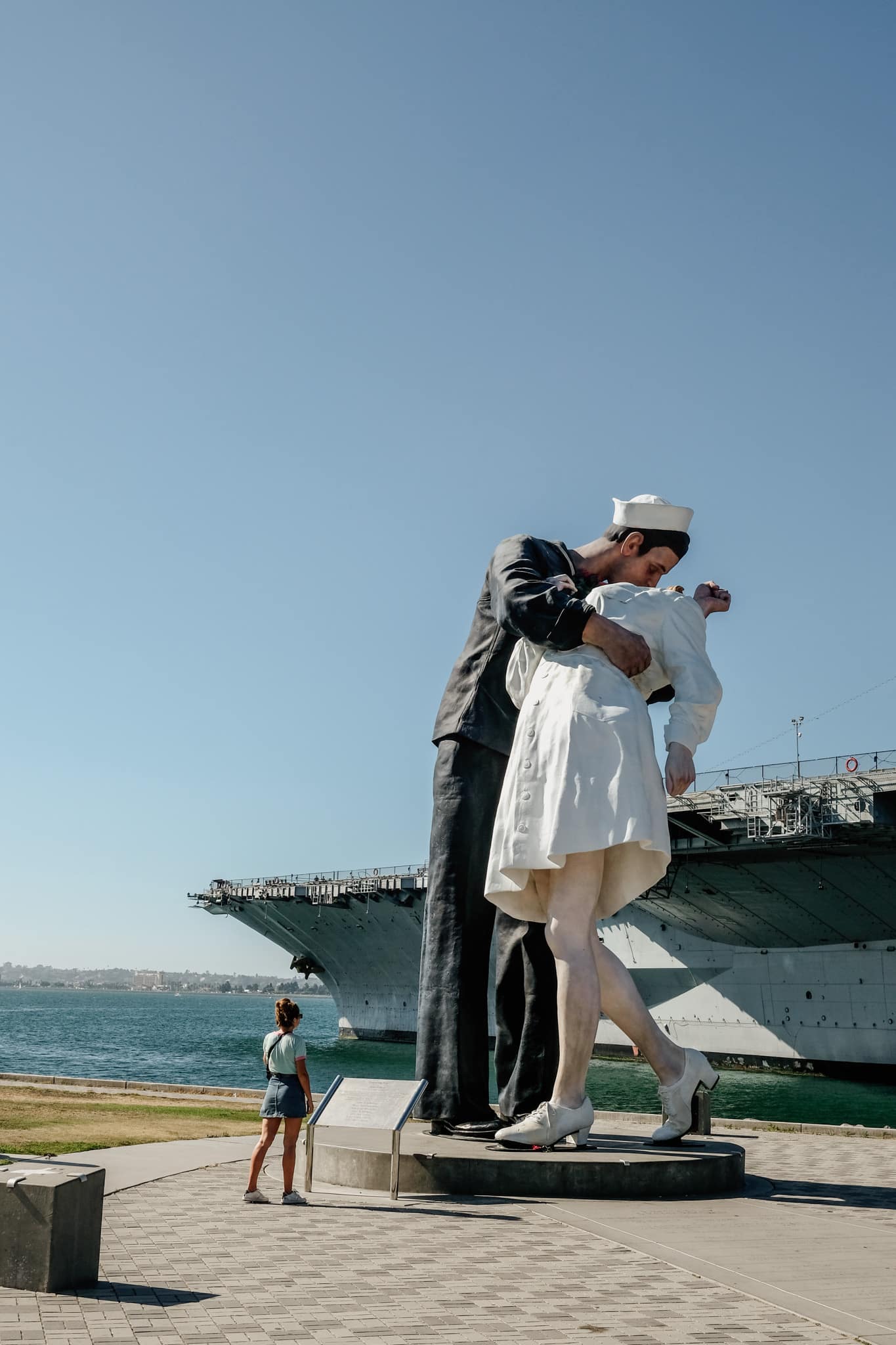 statue du bisous san diego californie