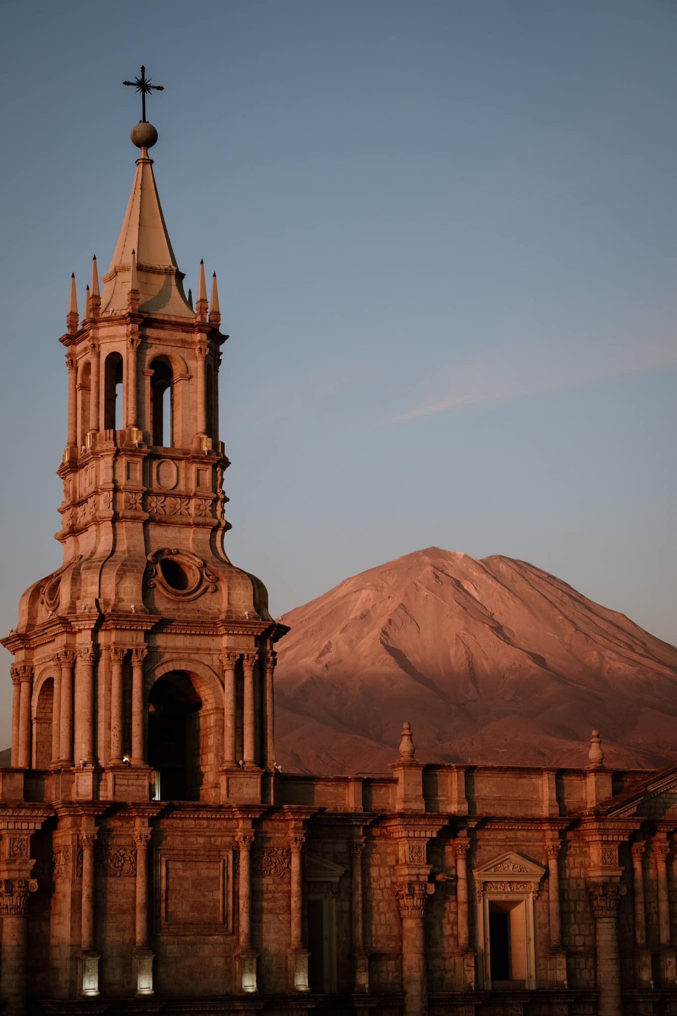 volcan coucher de soleil arequipa