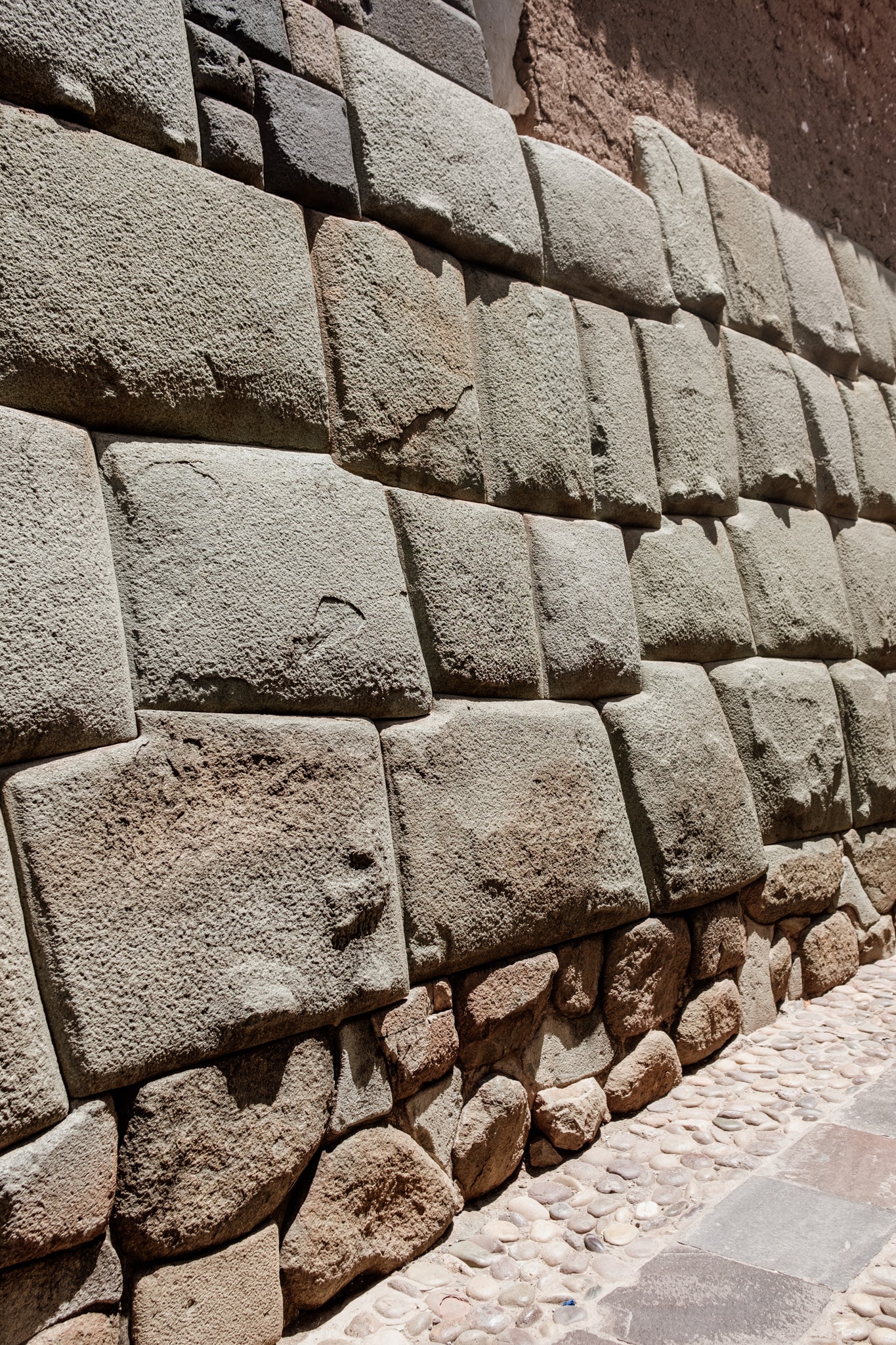 piedra de los 12 angulos visiter cusco