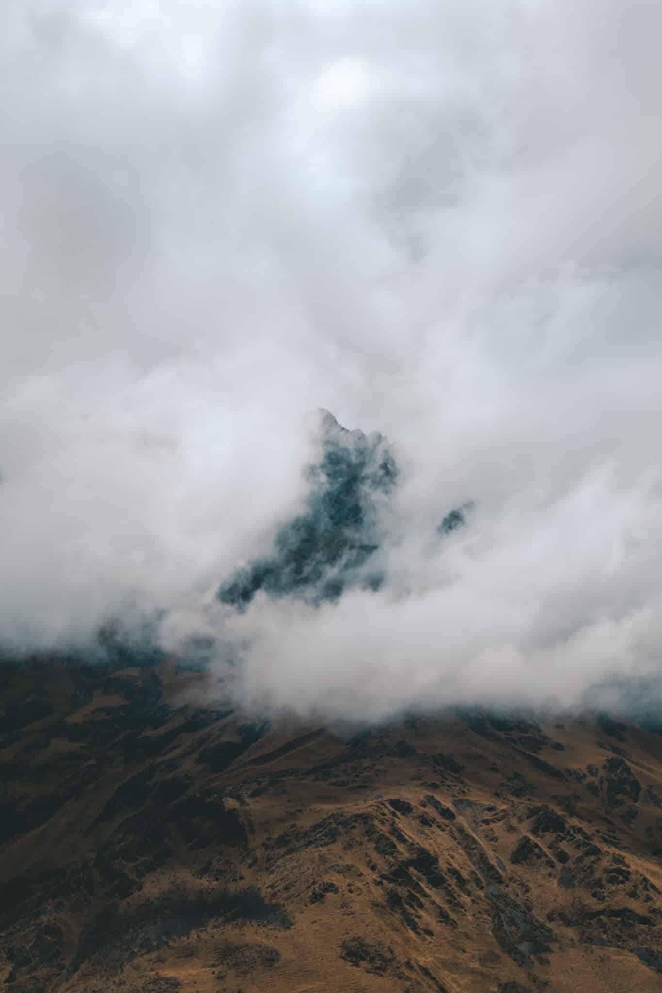 montagne nuage vallée sacrée des incas