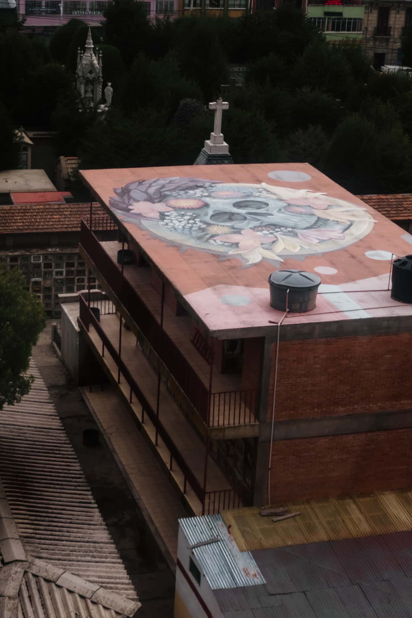 toit decoré la paz cimetière