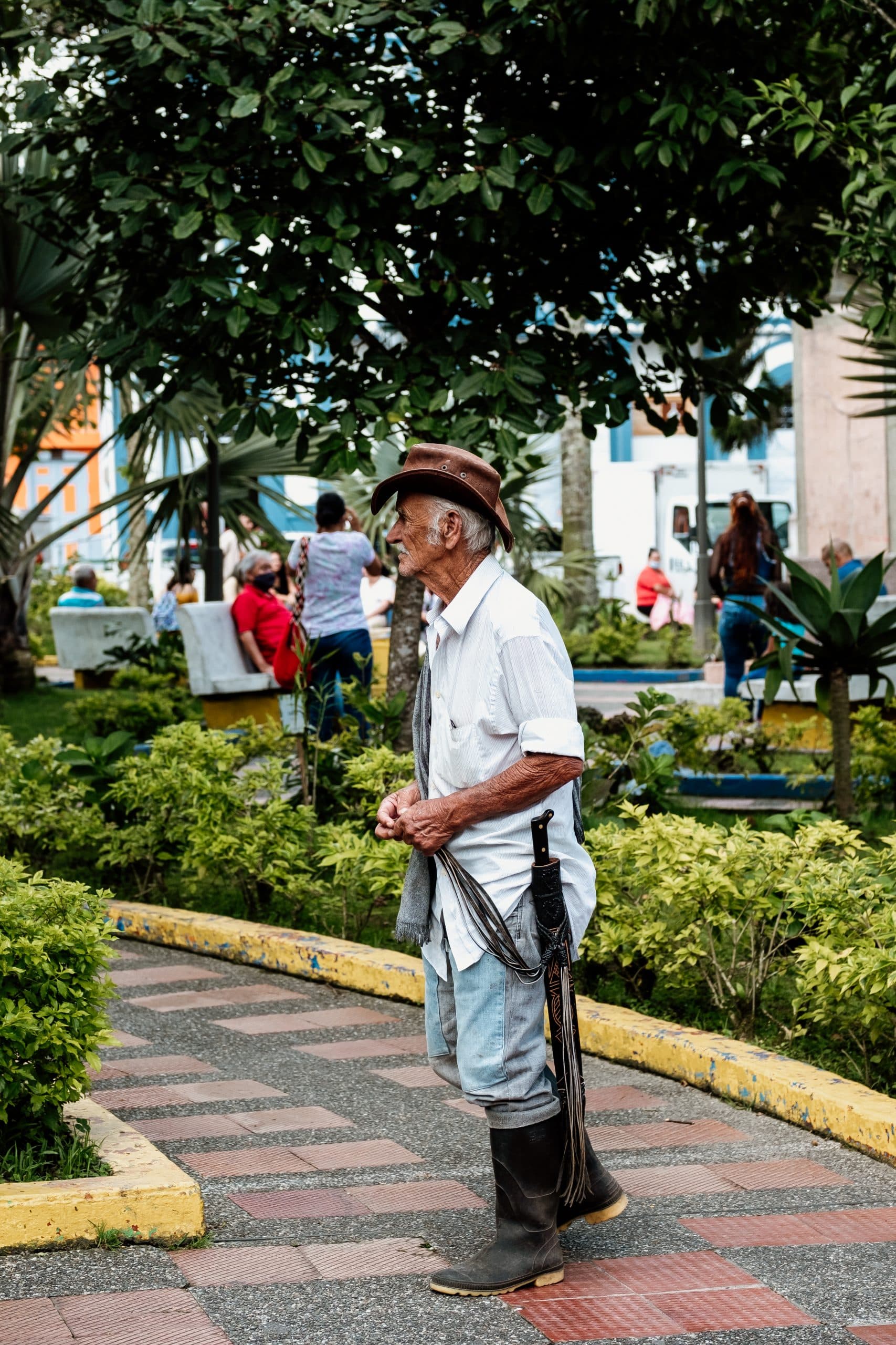 paysan sur la place principale filandia