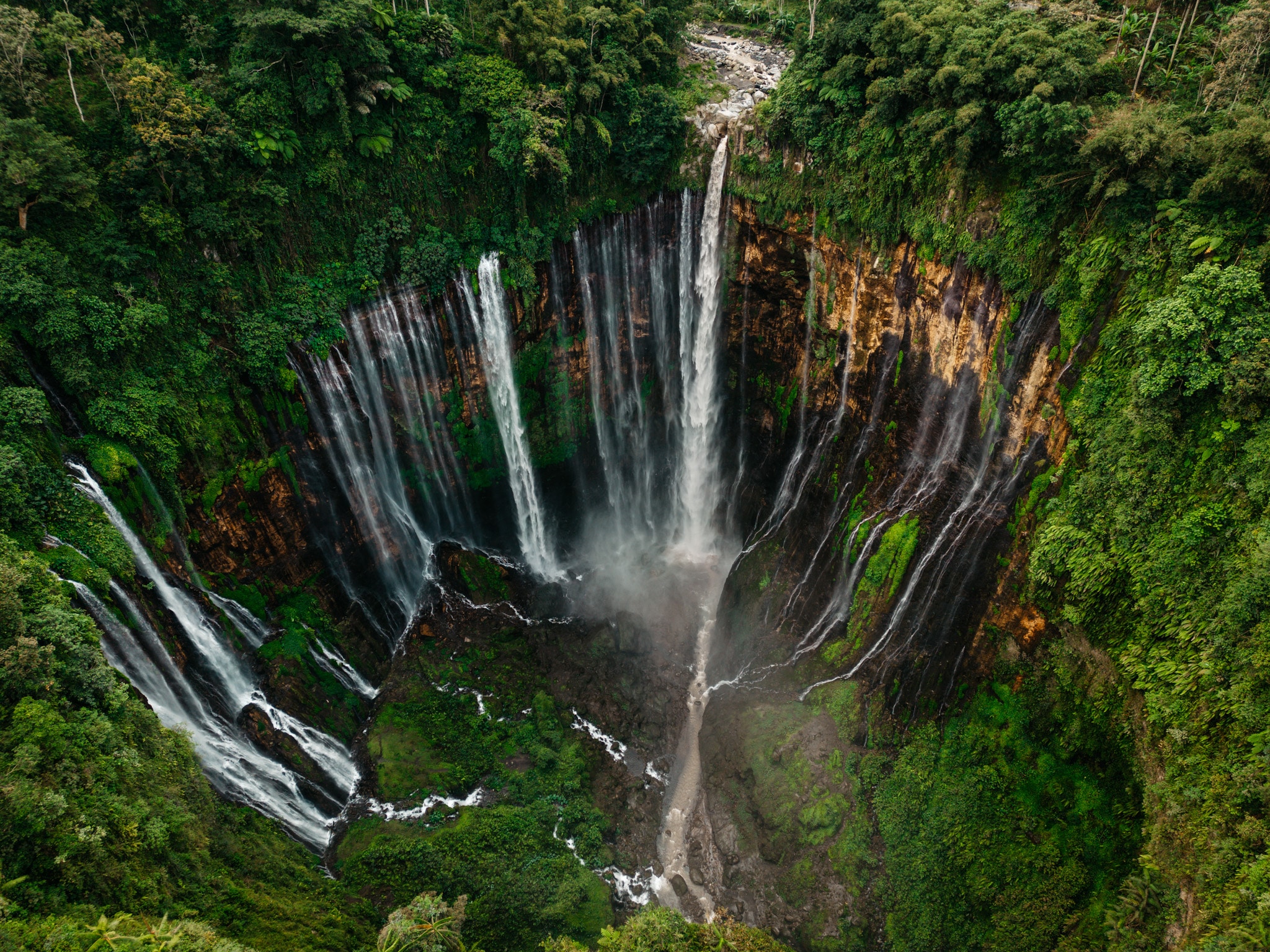 cascade coban sewu visiter malang indonesie