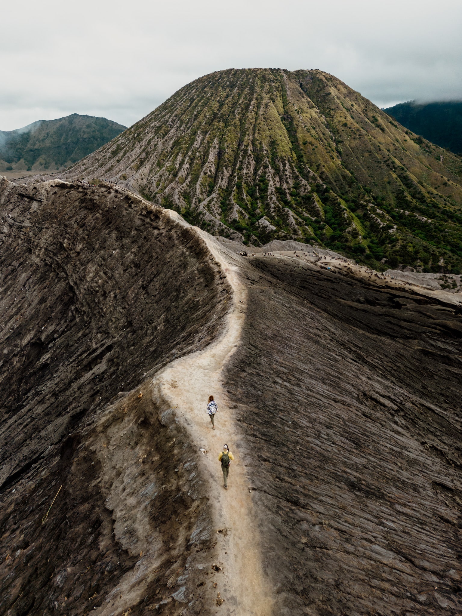 drone view du mont bromo a java indonesie