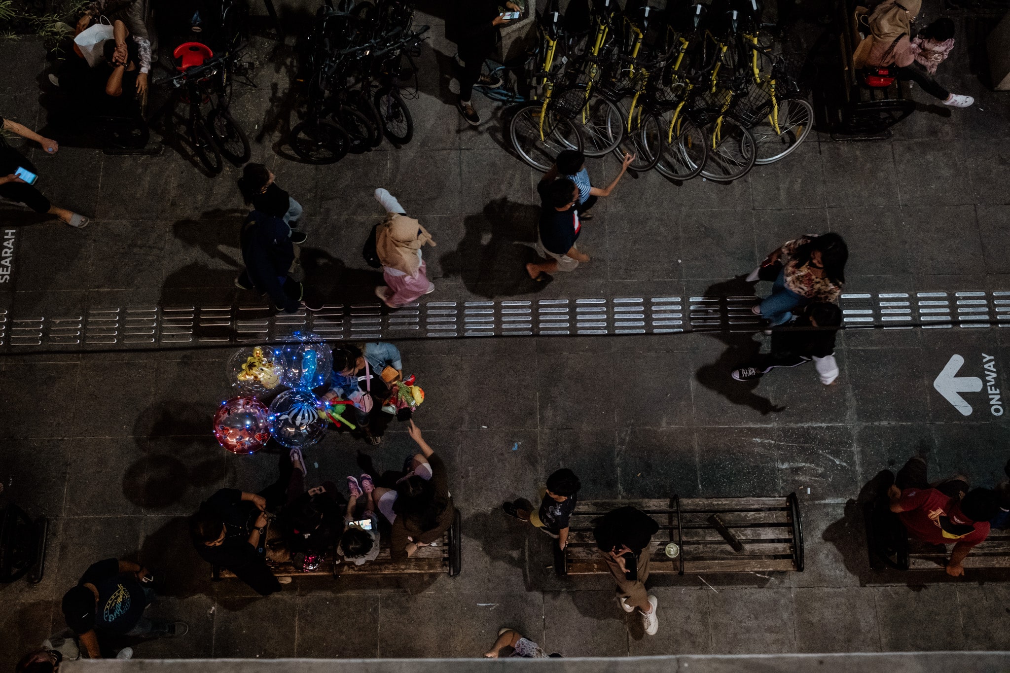chassé croisée depuis la terrasse du mall