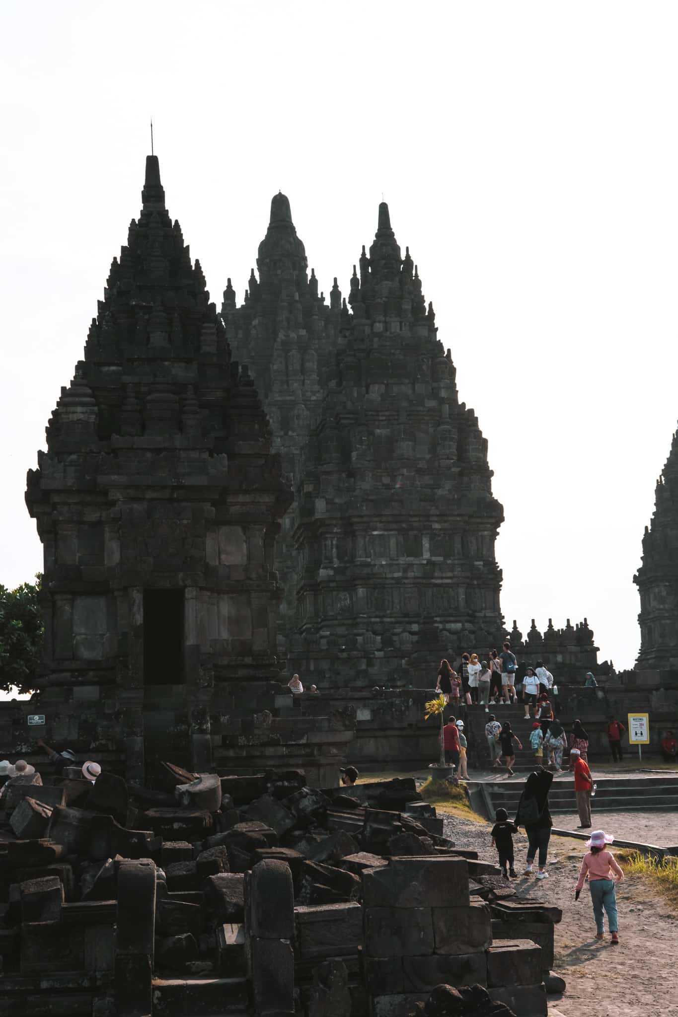 coucher de soleil sur prambanan