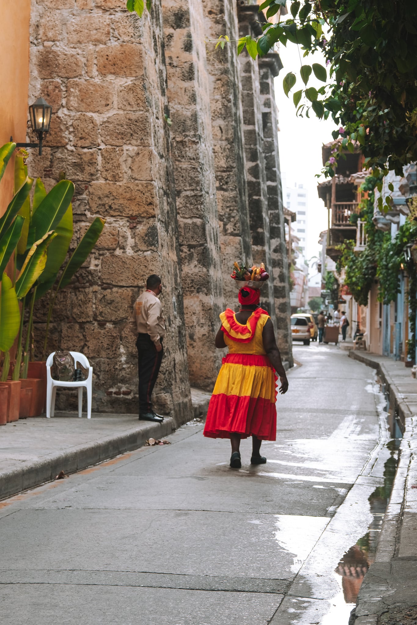 femmes deguisées rue cartagena colombie