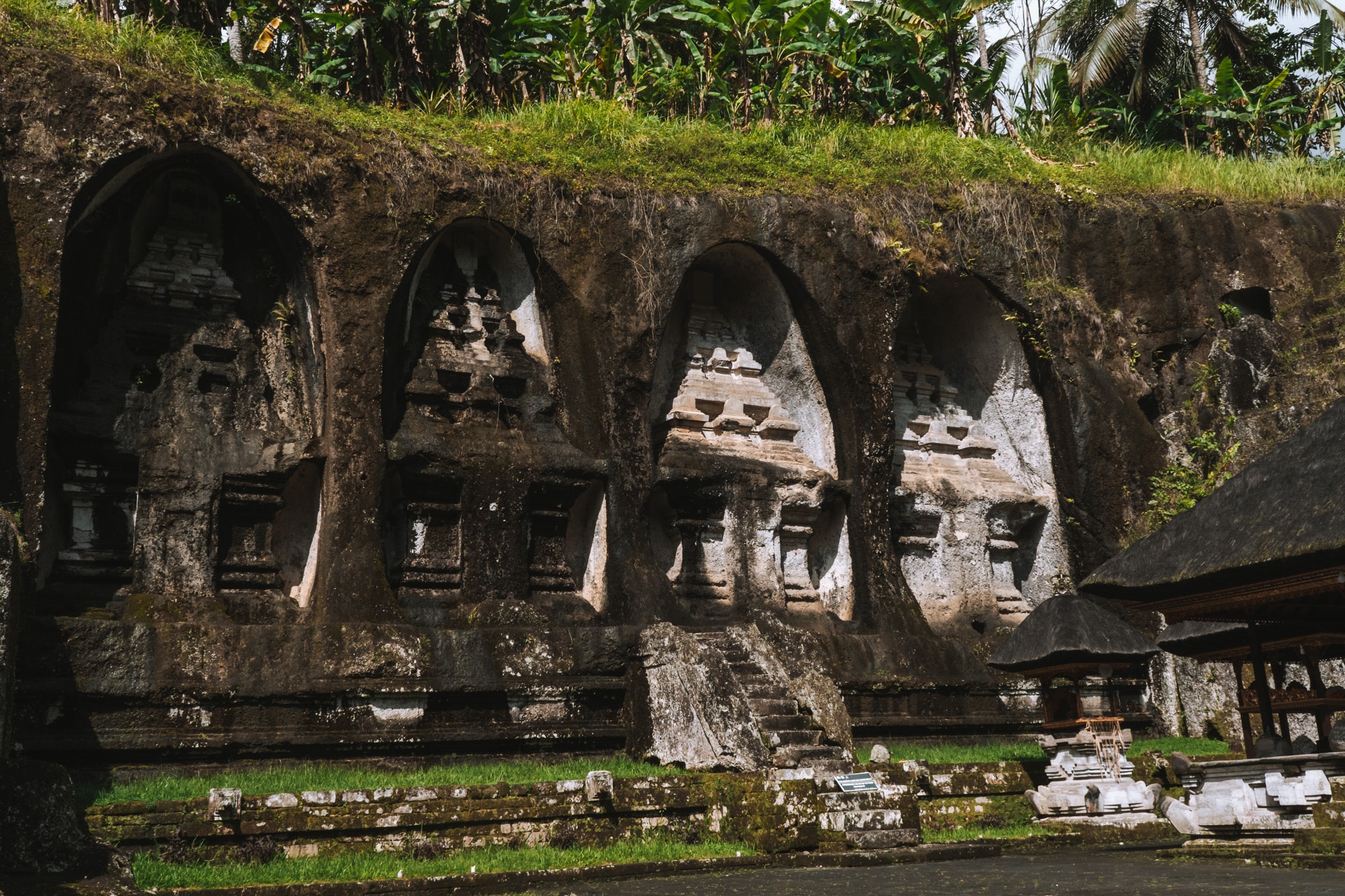 candi tebing ubud bali
