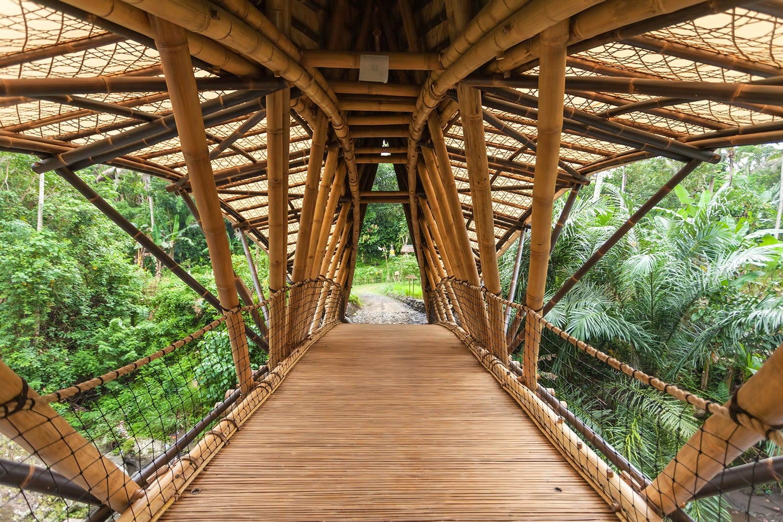 pont de la green school en bamboo