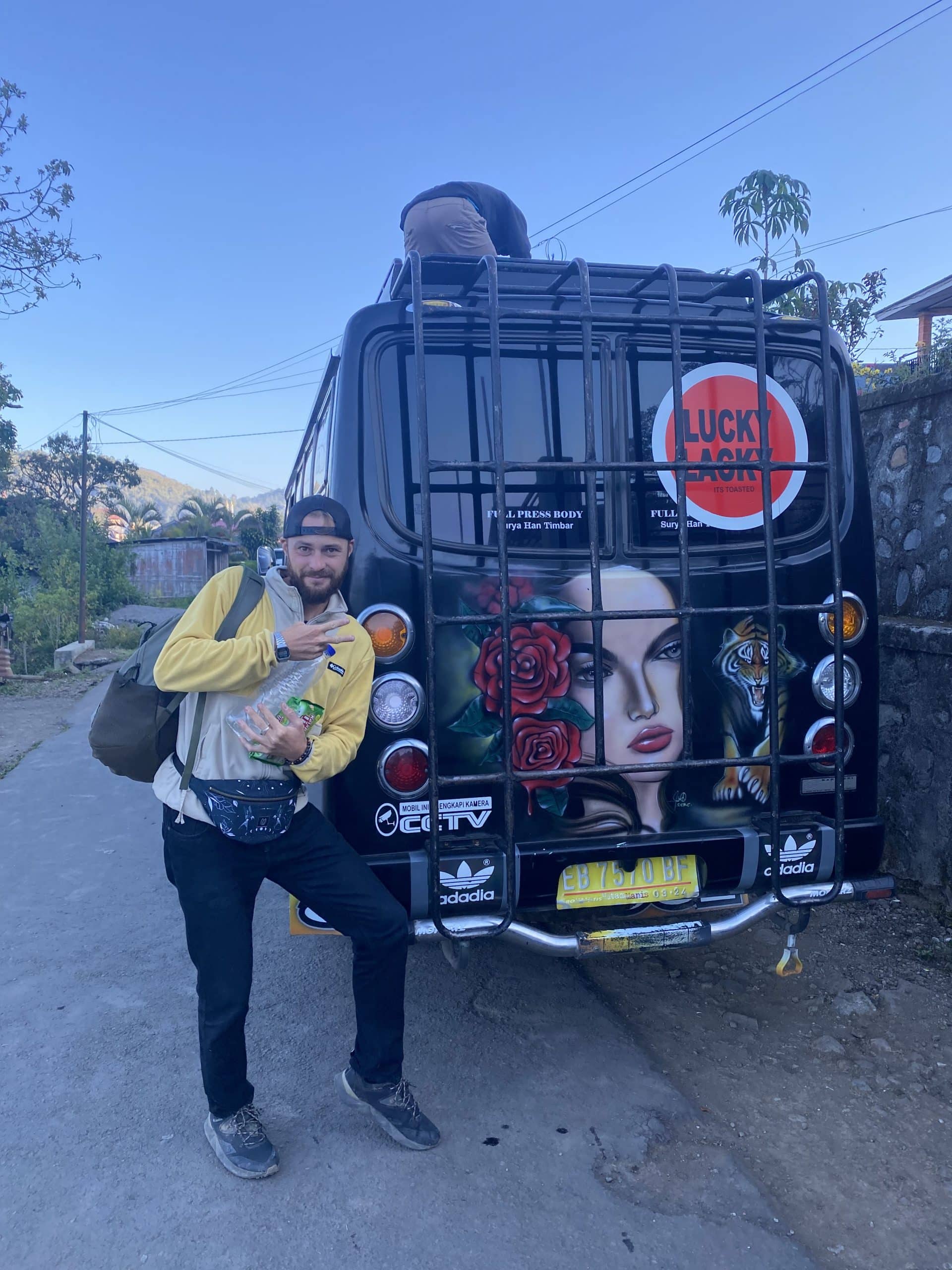 mini van du trajet Ruteng Bajawa à Flores