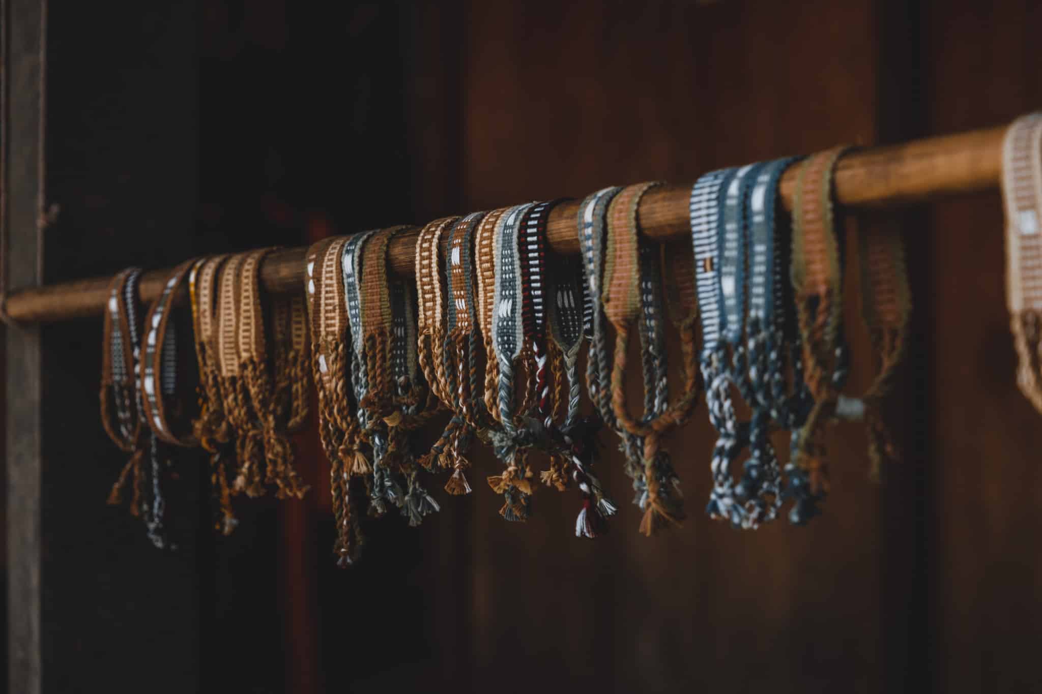 bracelets tissés du village de Bena de l'ethnie des Ngadas