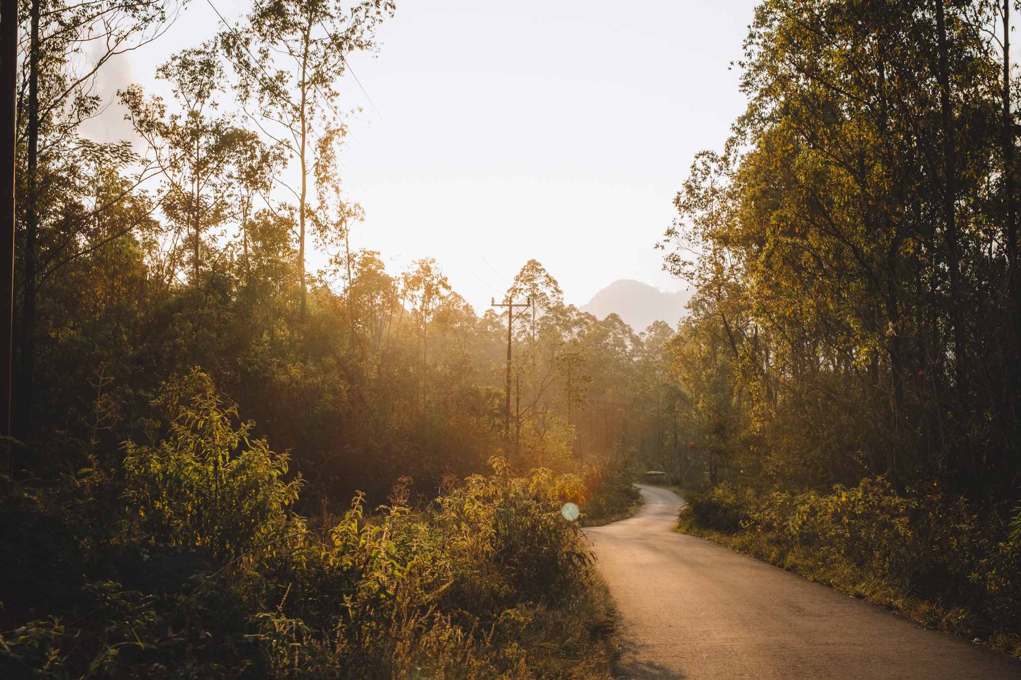 coucher de soleil sur la route de Bena a Flores