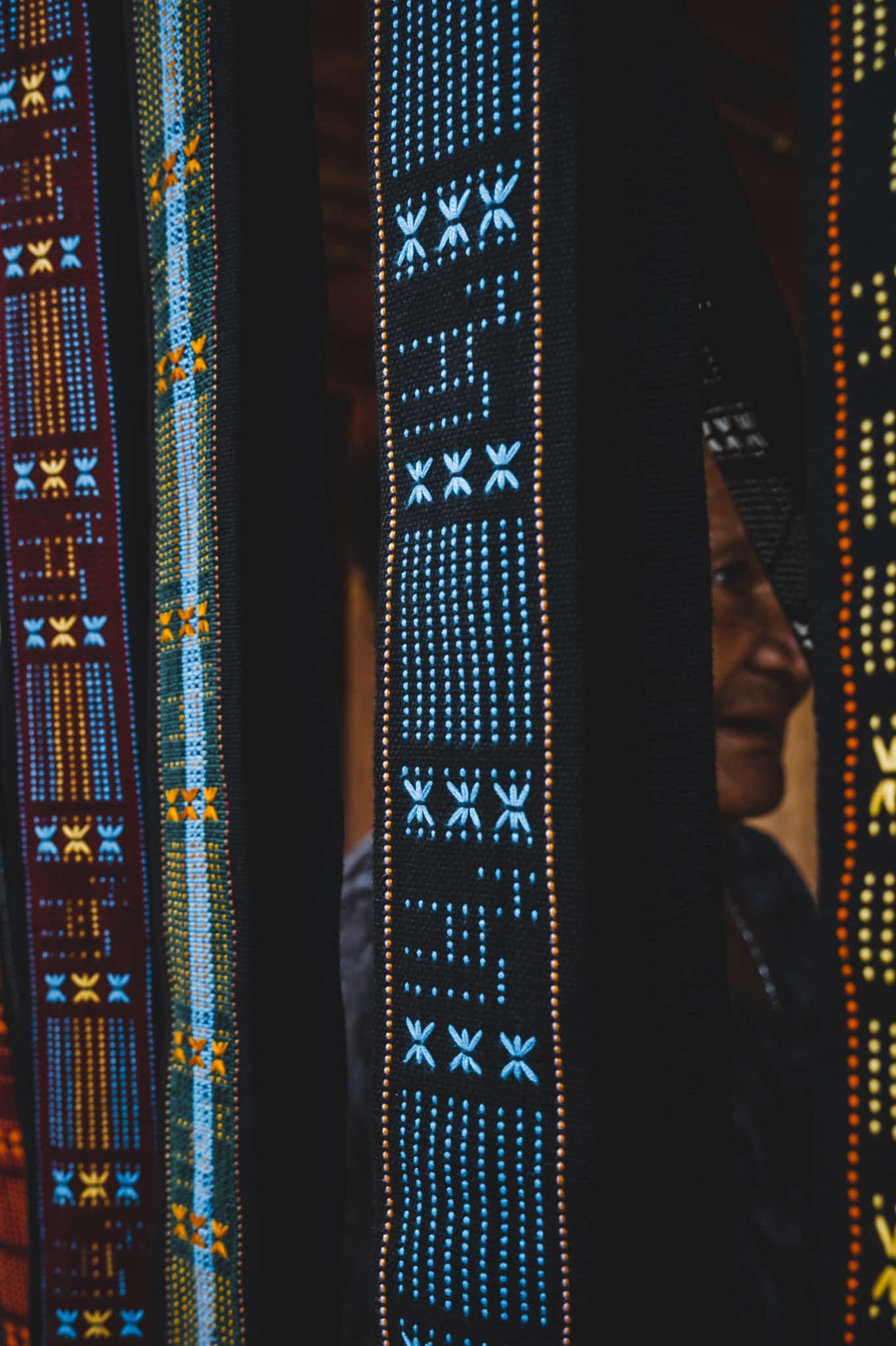 Ceintures tissées par les habitantes de Luba