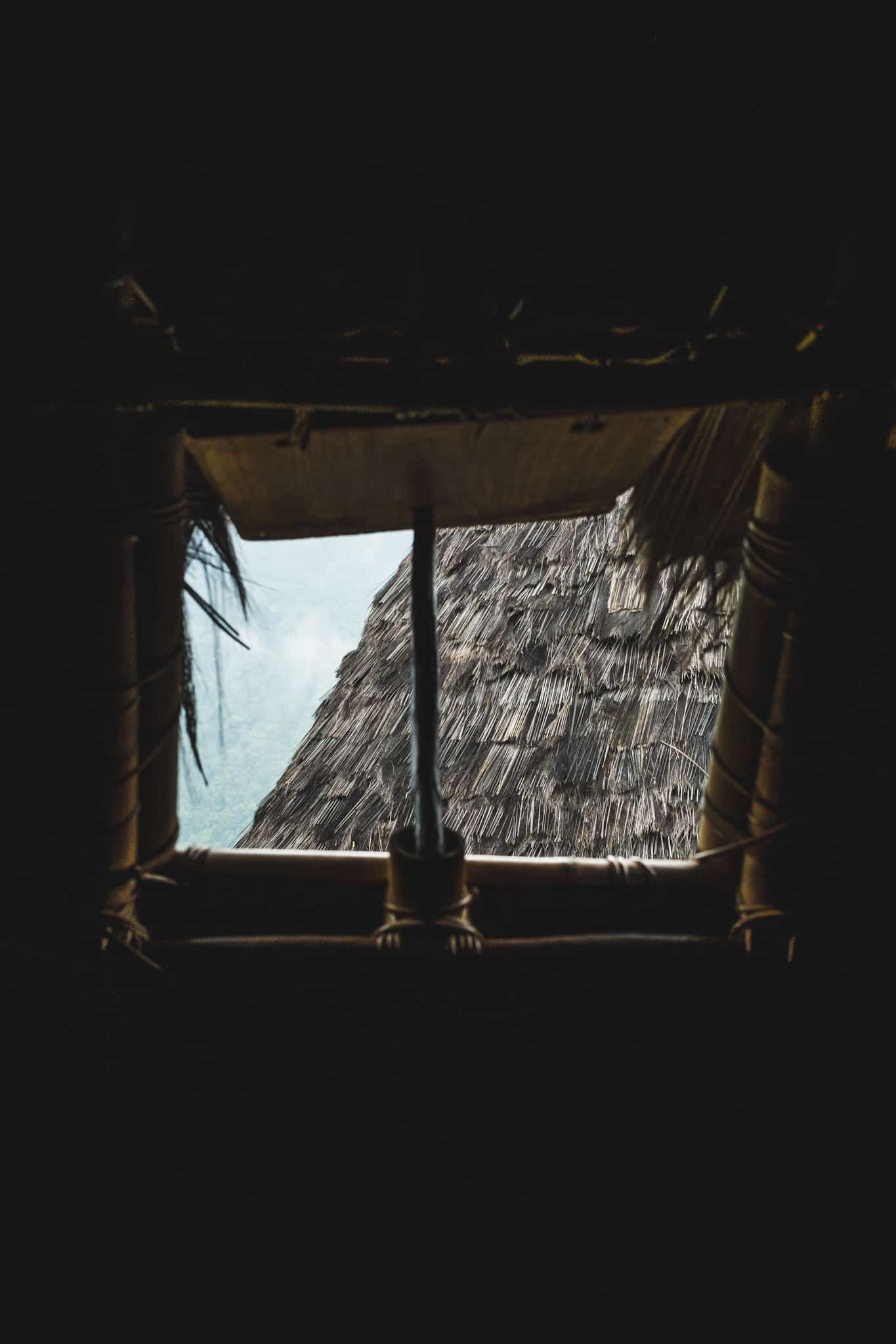 fenetre d'une des maisons du village Manggarai