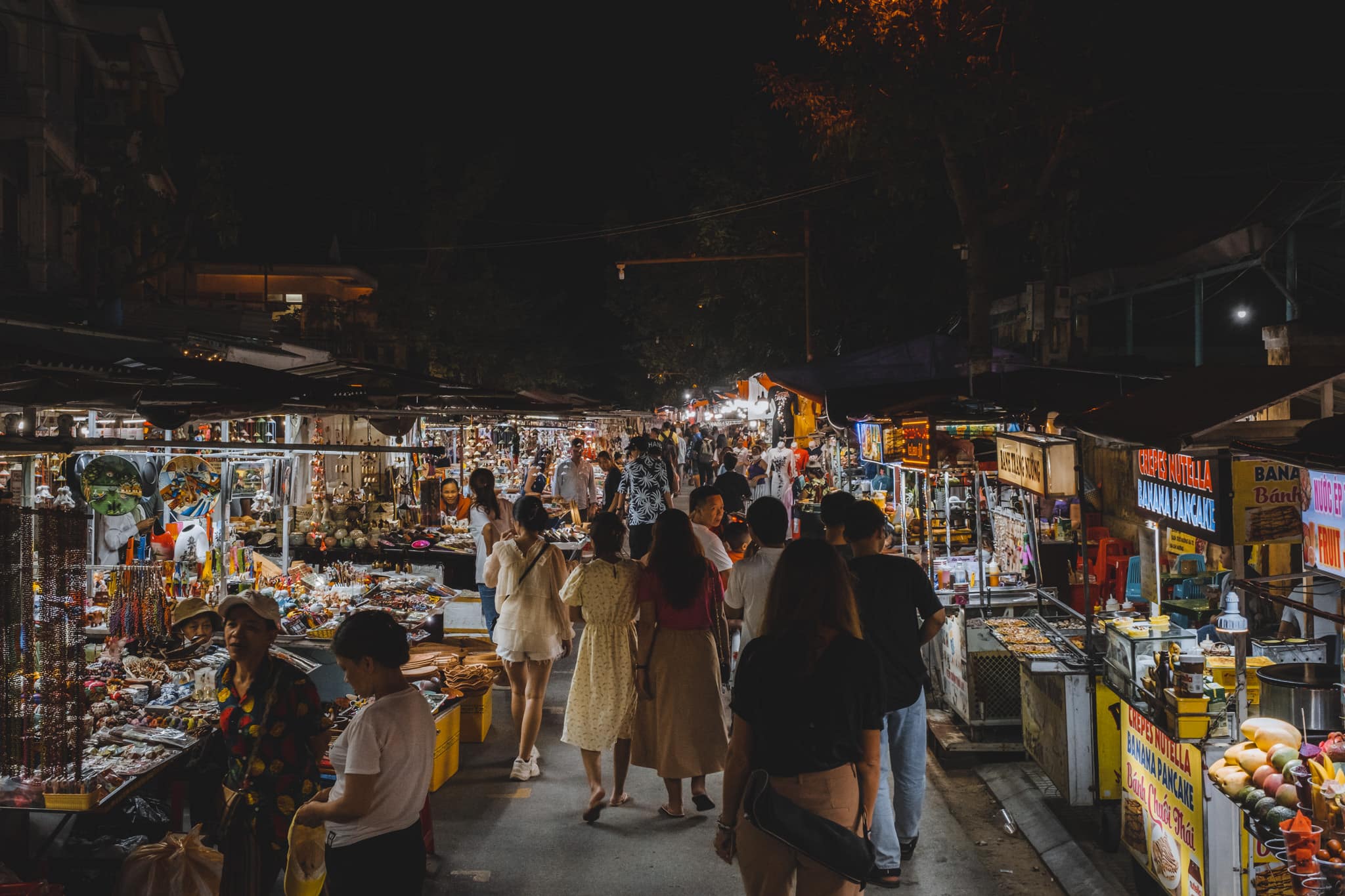 night market hoi an