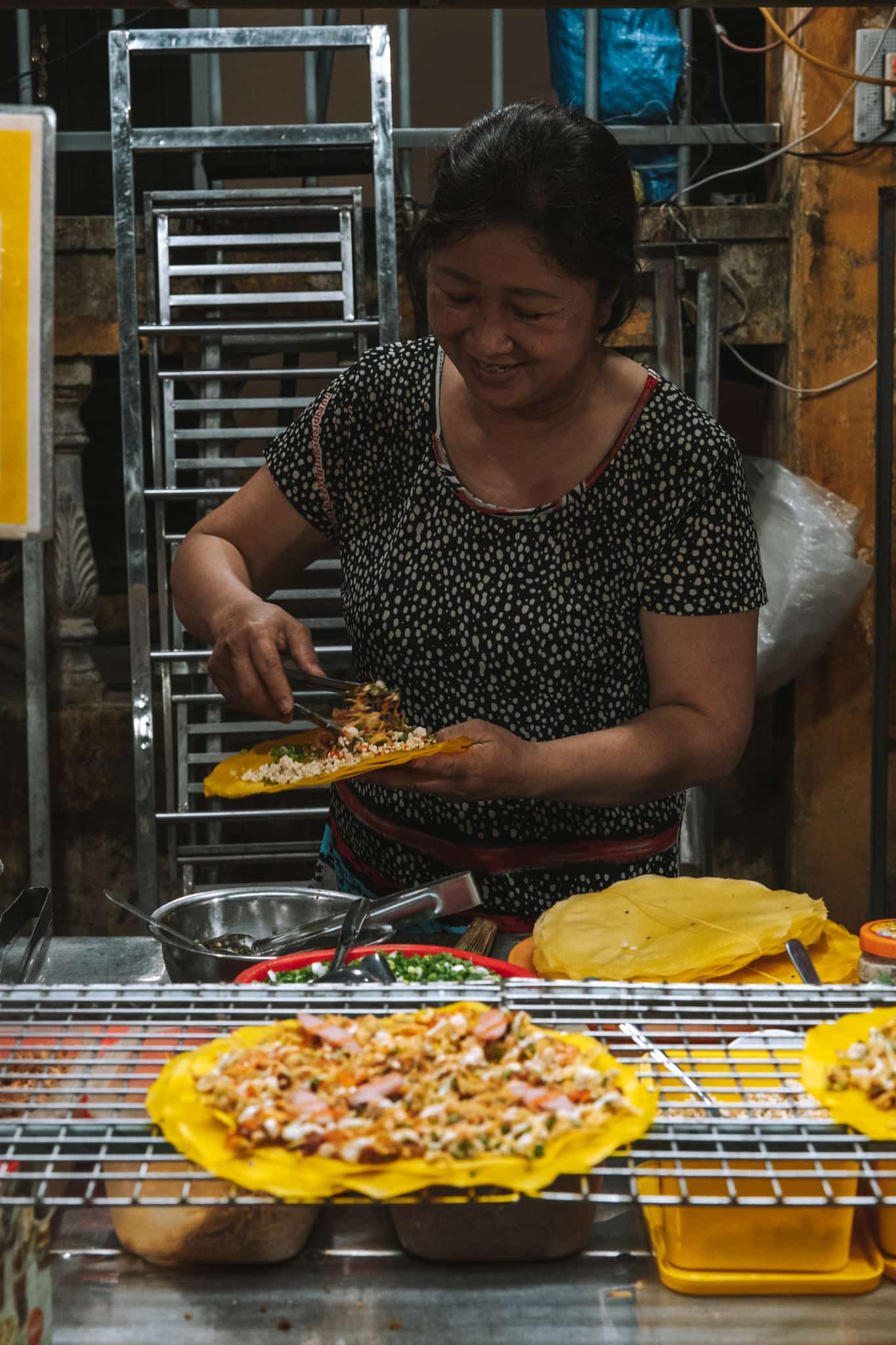 pizza vietnamienne et gentille dame
