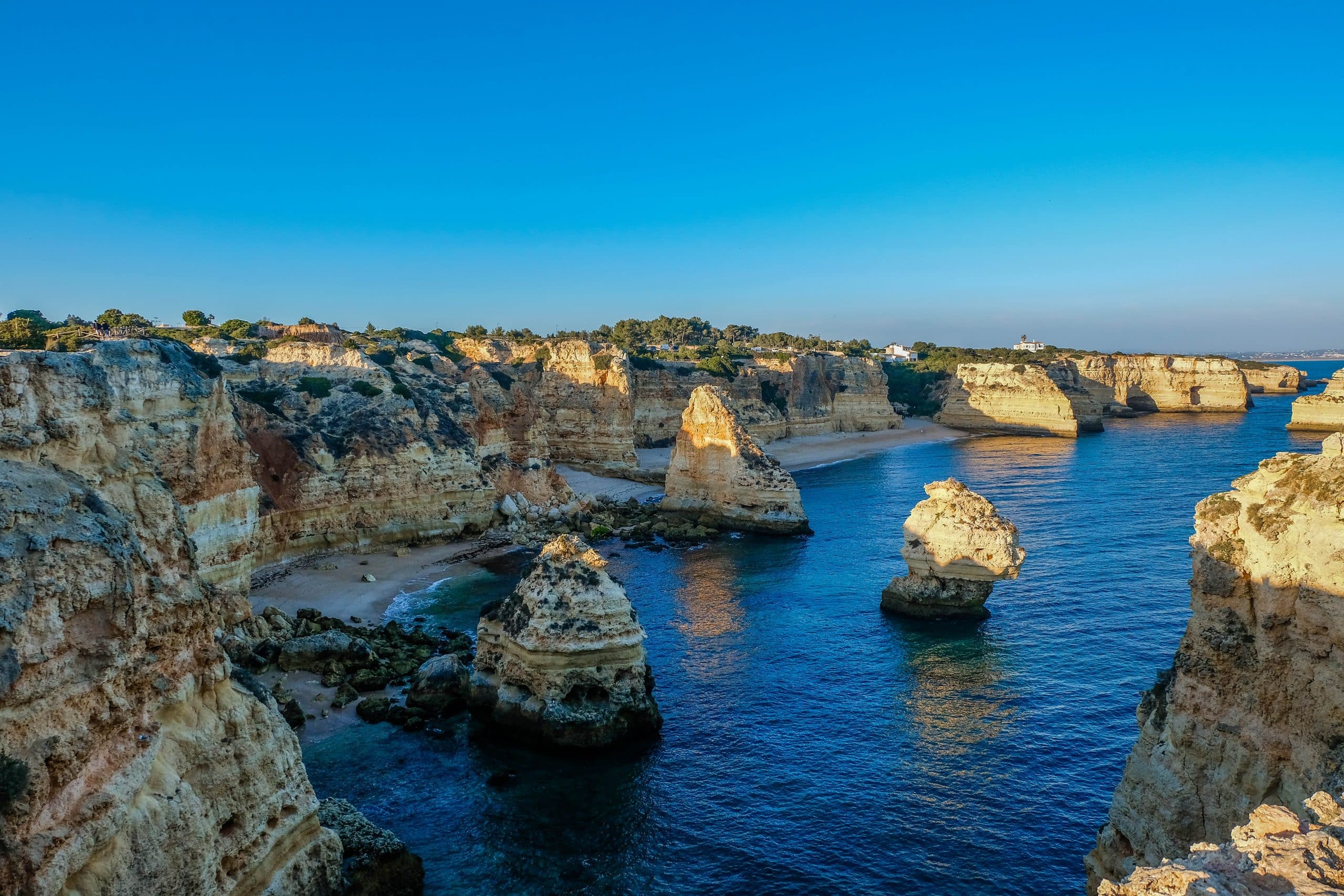 vue incroyable sur la cote l'algarve au portugal