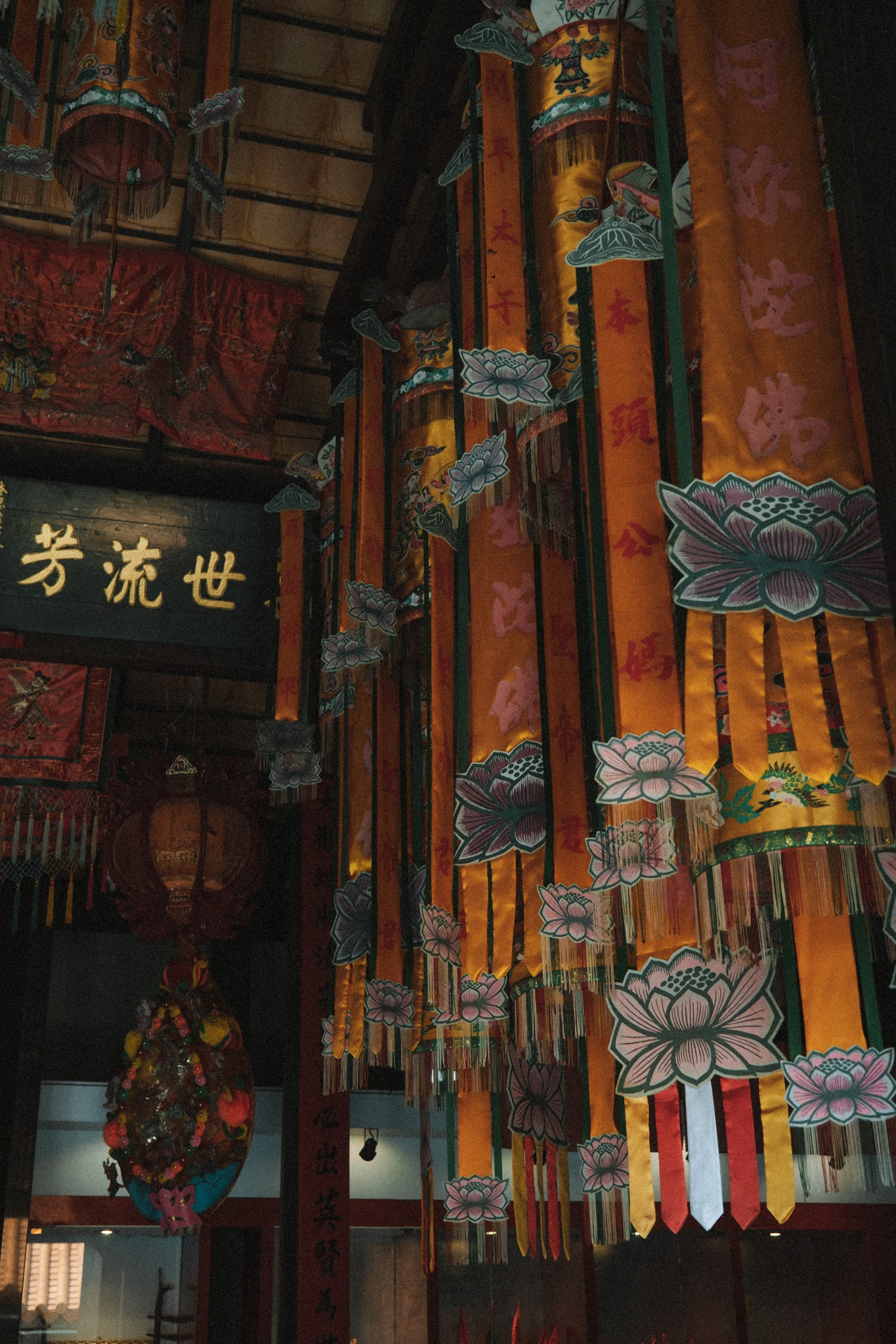 interieur du shrine a visiter a koh samui thailande