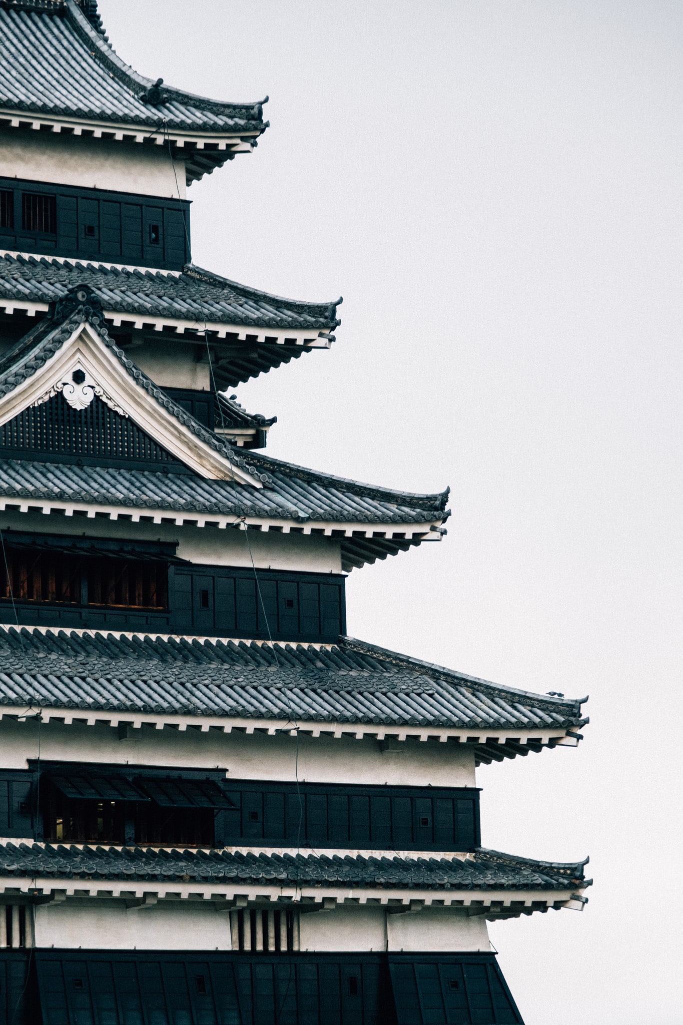 details toiture chateau de matsumoto au japon