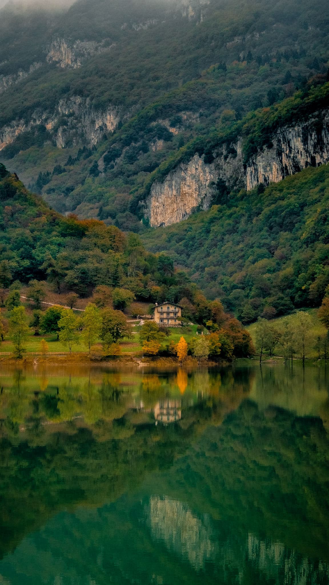 lac inconnu dolomites toblino