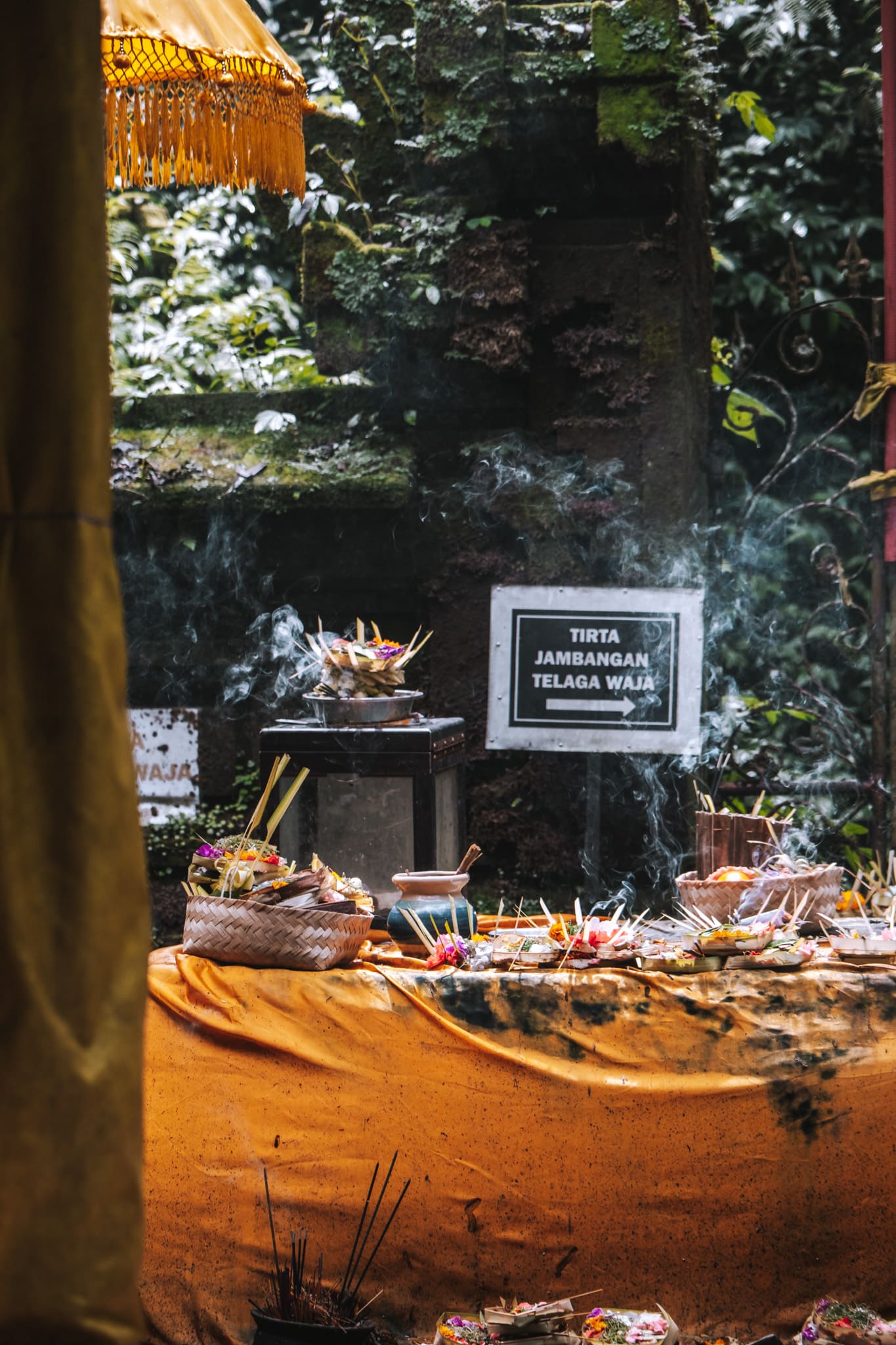 offrandes bali pura mengening