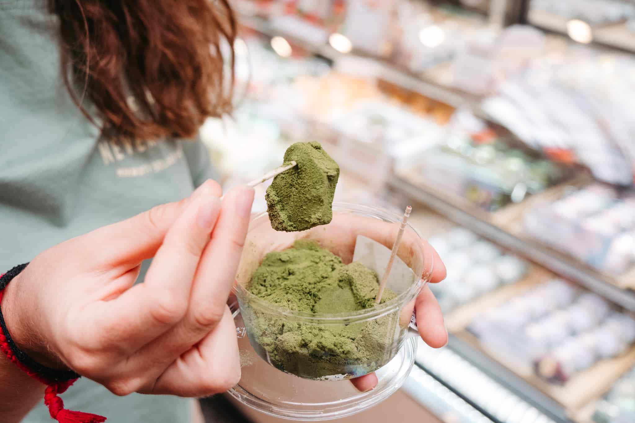 mochis au kuromon market