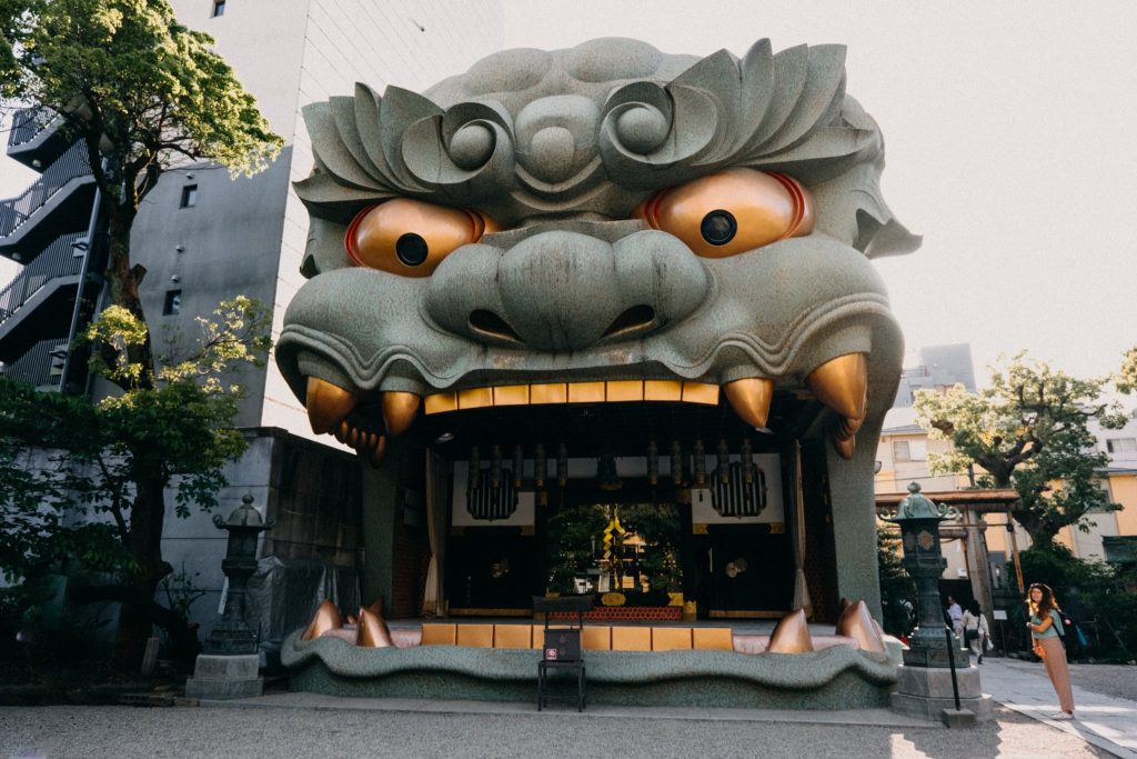 que faire a osaka : visiter le yasaka shrine