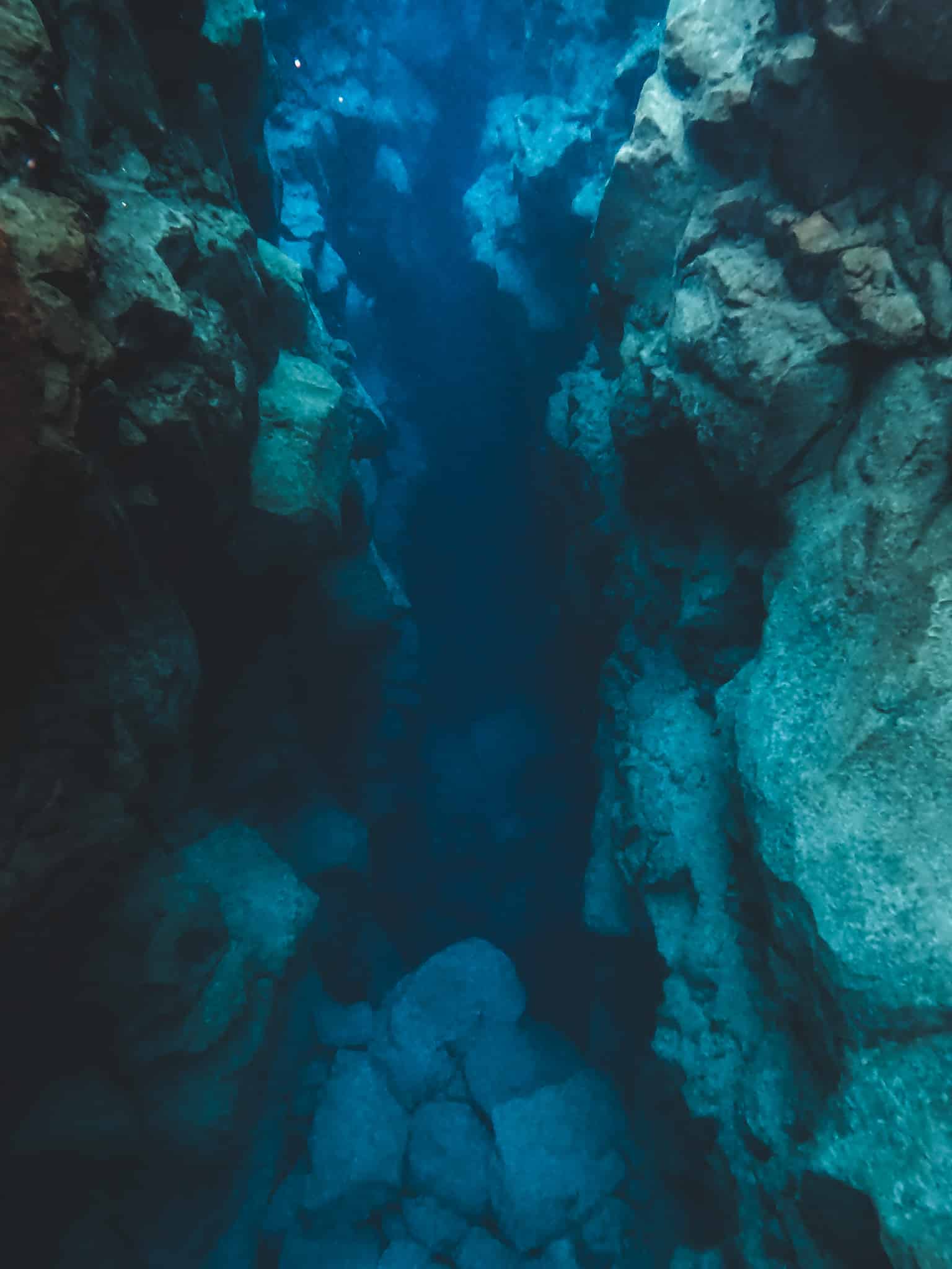 entre deux failles techtoniques