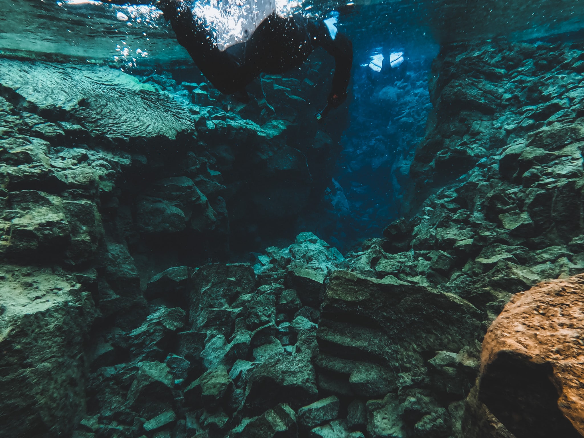 plonger dans une faille tectonique