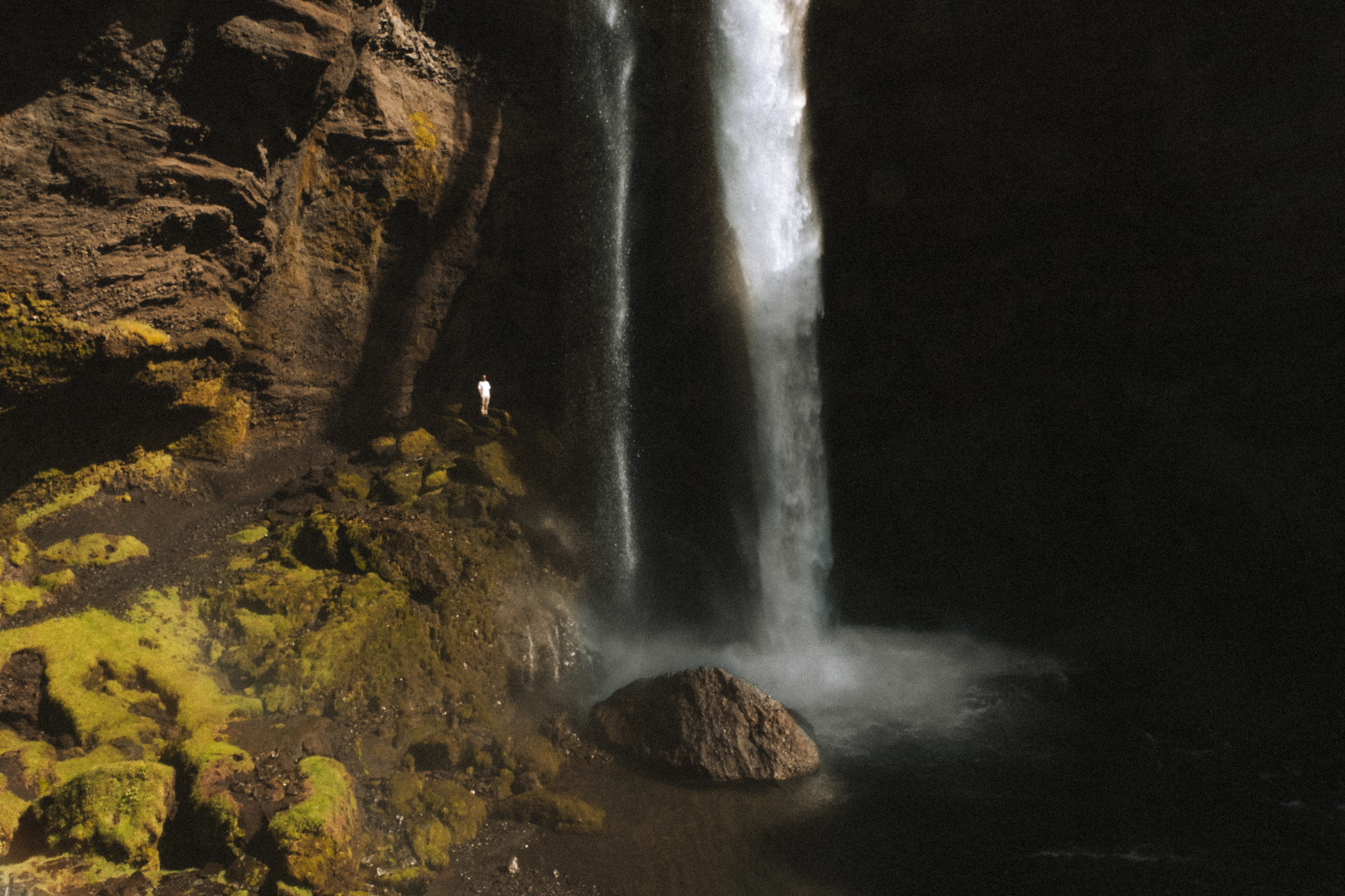 mimi qui passe sous kvernufoss