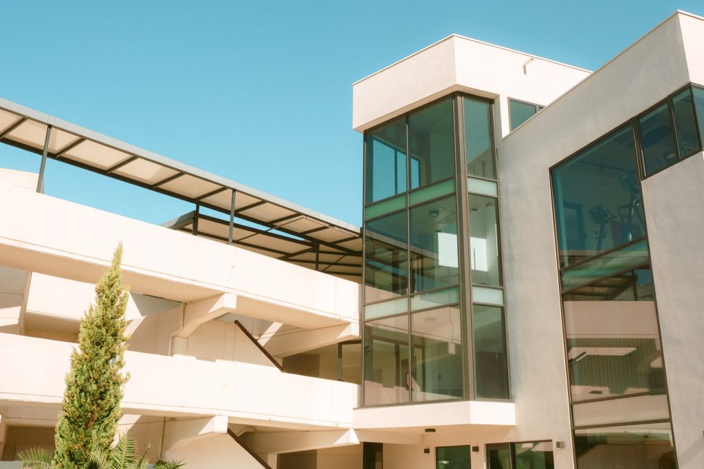 Devanture du Calvi Hotel à Calvi en Corse