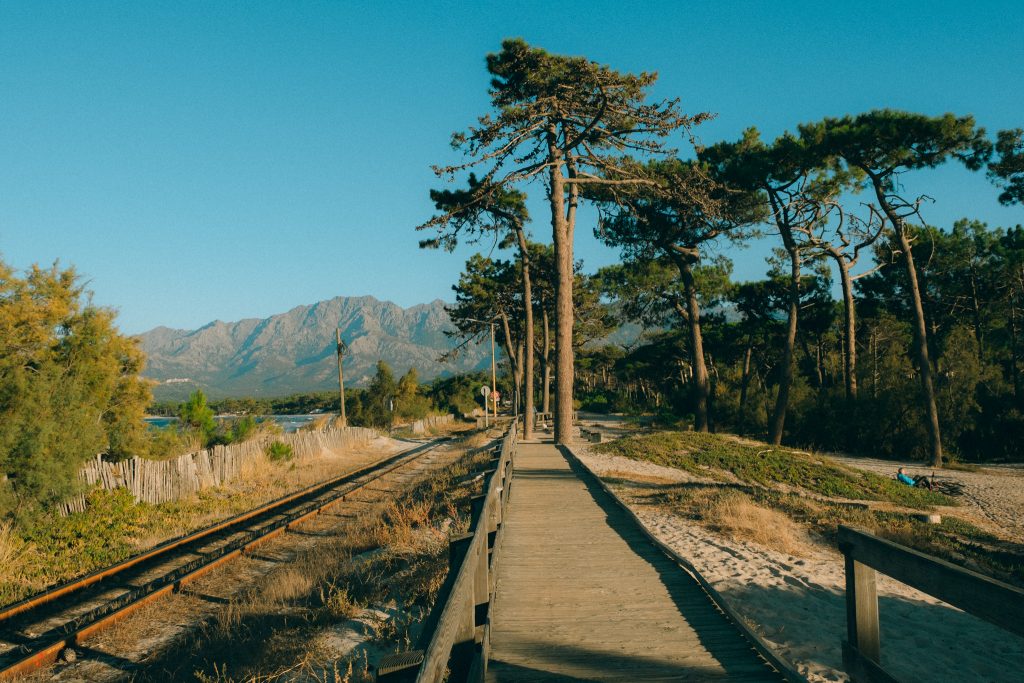 Arret du train littoral à Calvi Corse