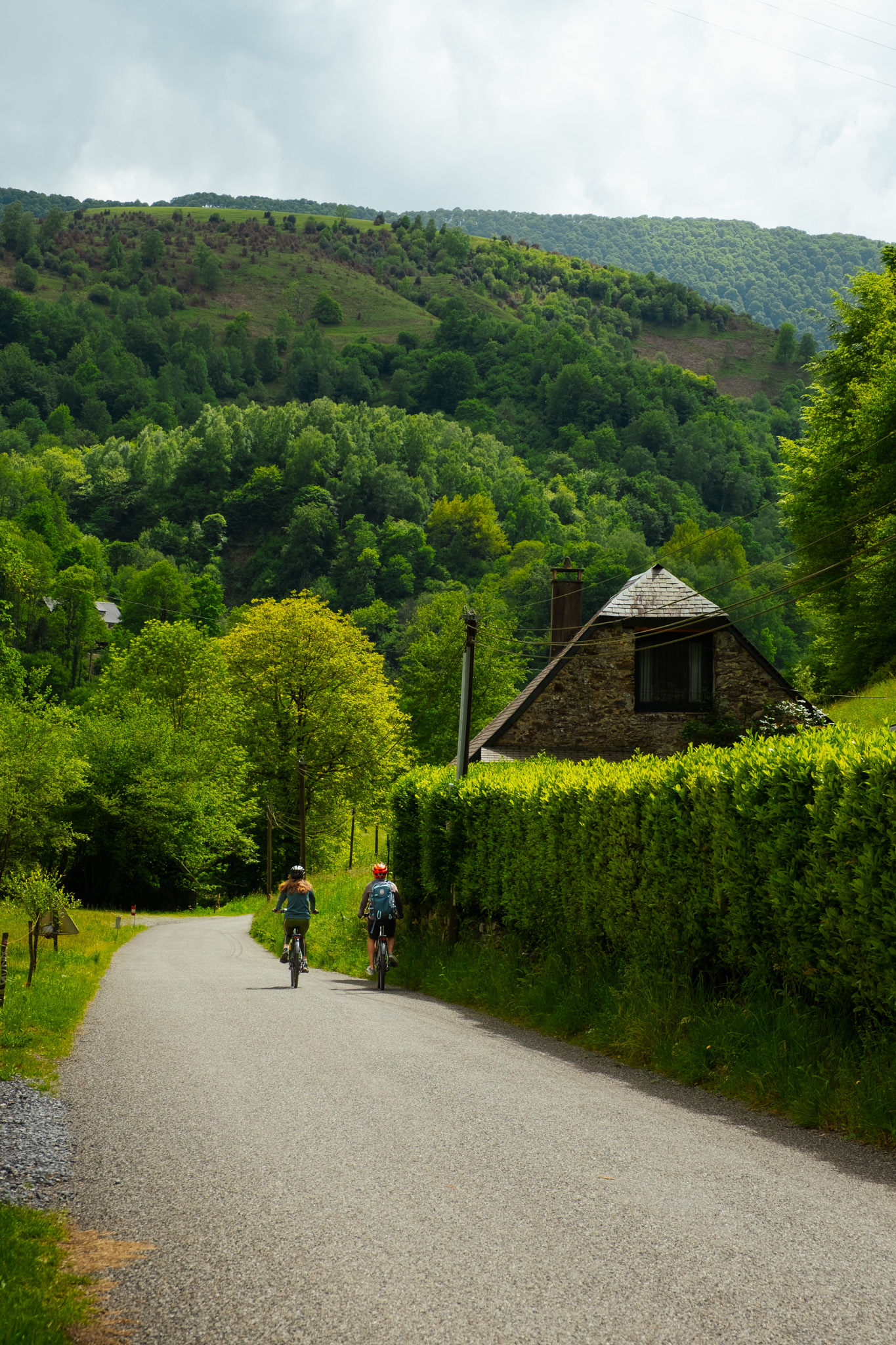 faire une balade en vélo pour visiter les alentours de Lourdes